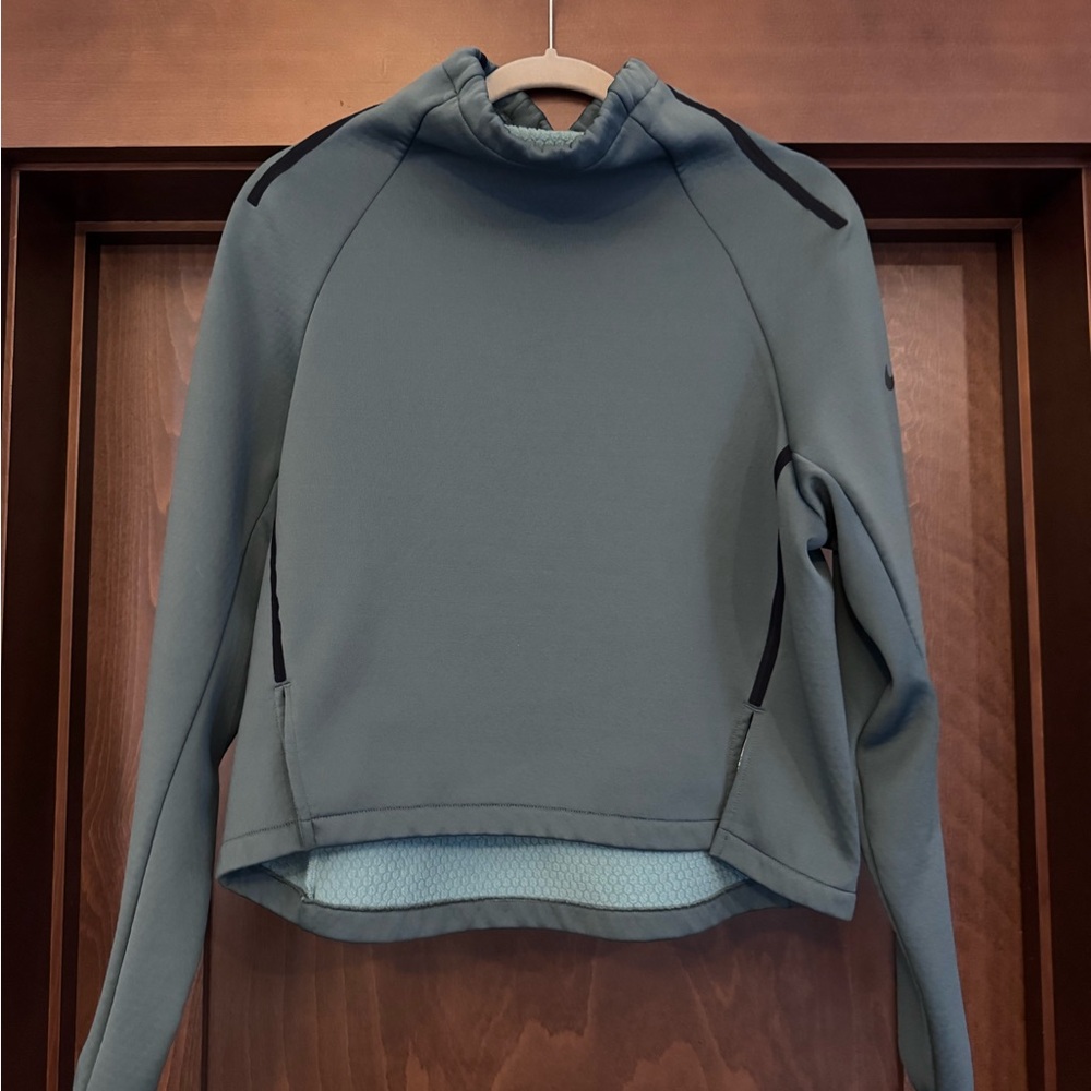 Nike Dri-FIT Green Long-Sleeve Cropped Hoodie